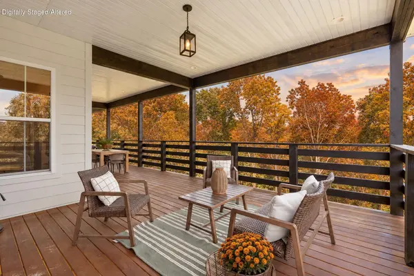 893 Hidden Springs LN, Reeds Spring, MO 65737
