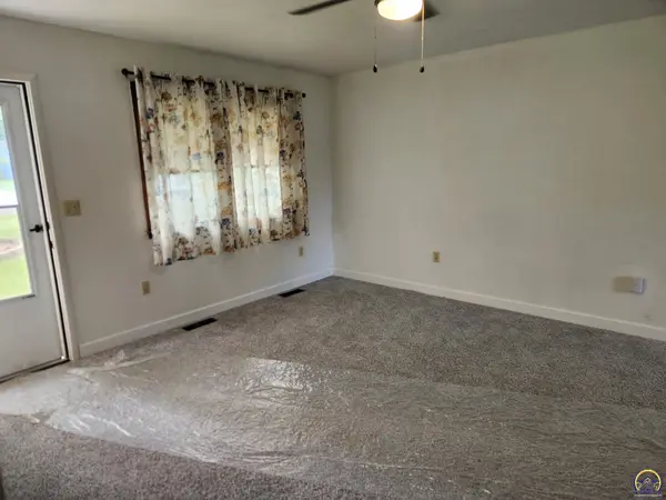 506 W North ST, Carbondale, KS 66414
