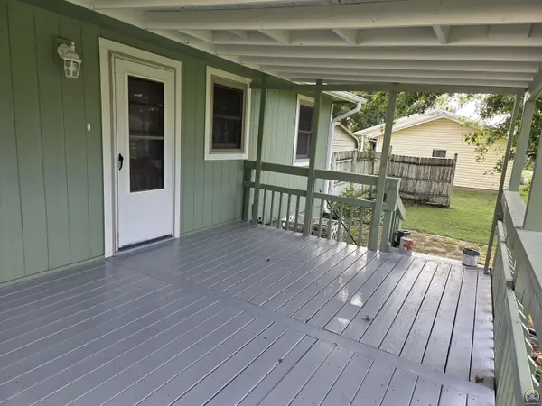 506 W North ST, Carbondale, KS 66414