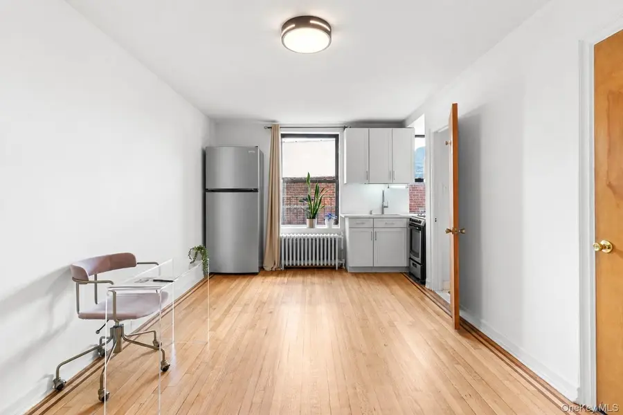 300 8th AVE #4N, Brooklyn, NY 11215