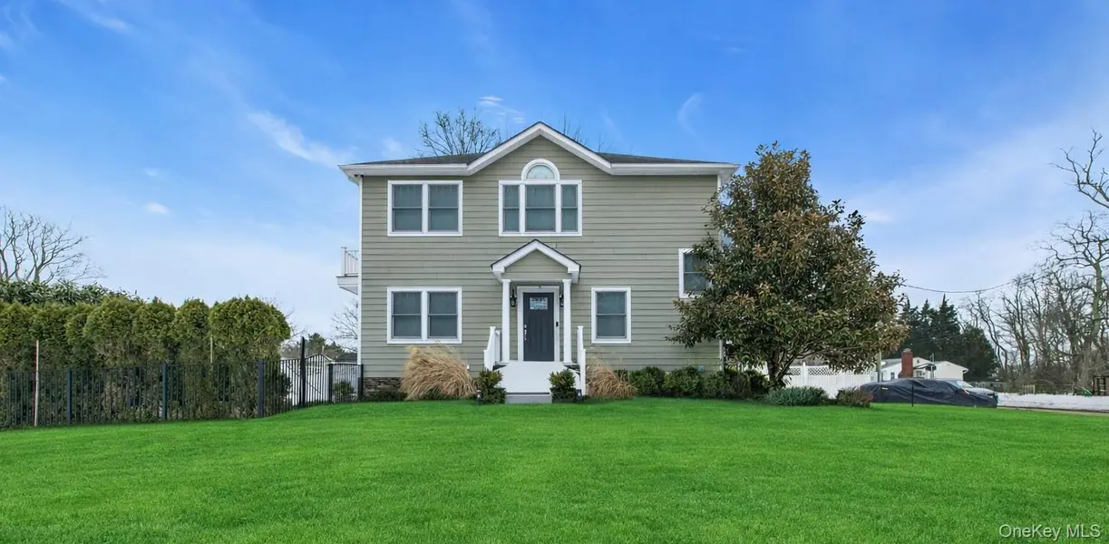 300 Fiddler LN, Greenport, NY 11944