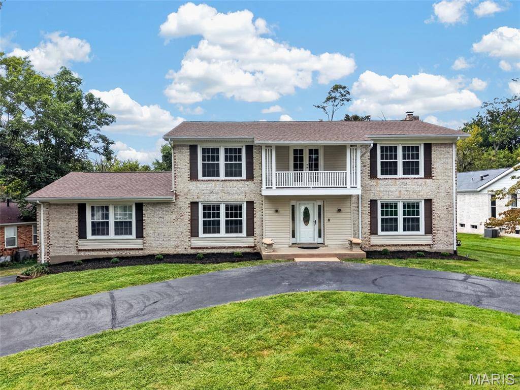 231 Renaldo DR, Chesterfield, MO 63017