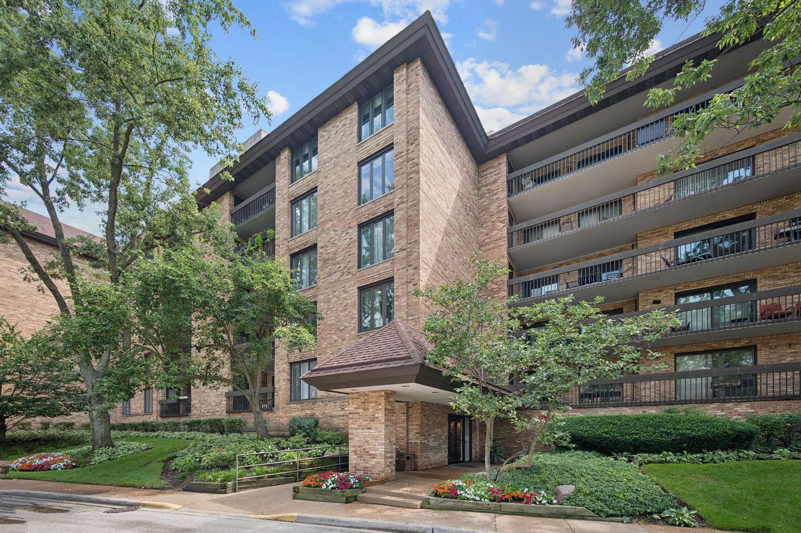 1671 Mission Hills RD #404, Northbrook, IL 60062