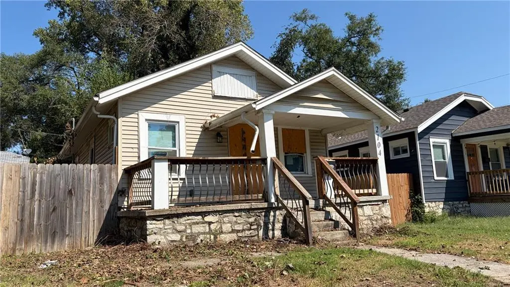 2104 E 59th ST, Kansas City, MO 64130