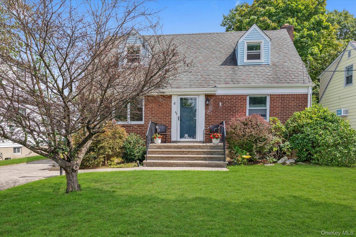 4 Rhame AVE, East Rockaway, NY 11518