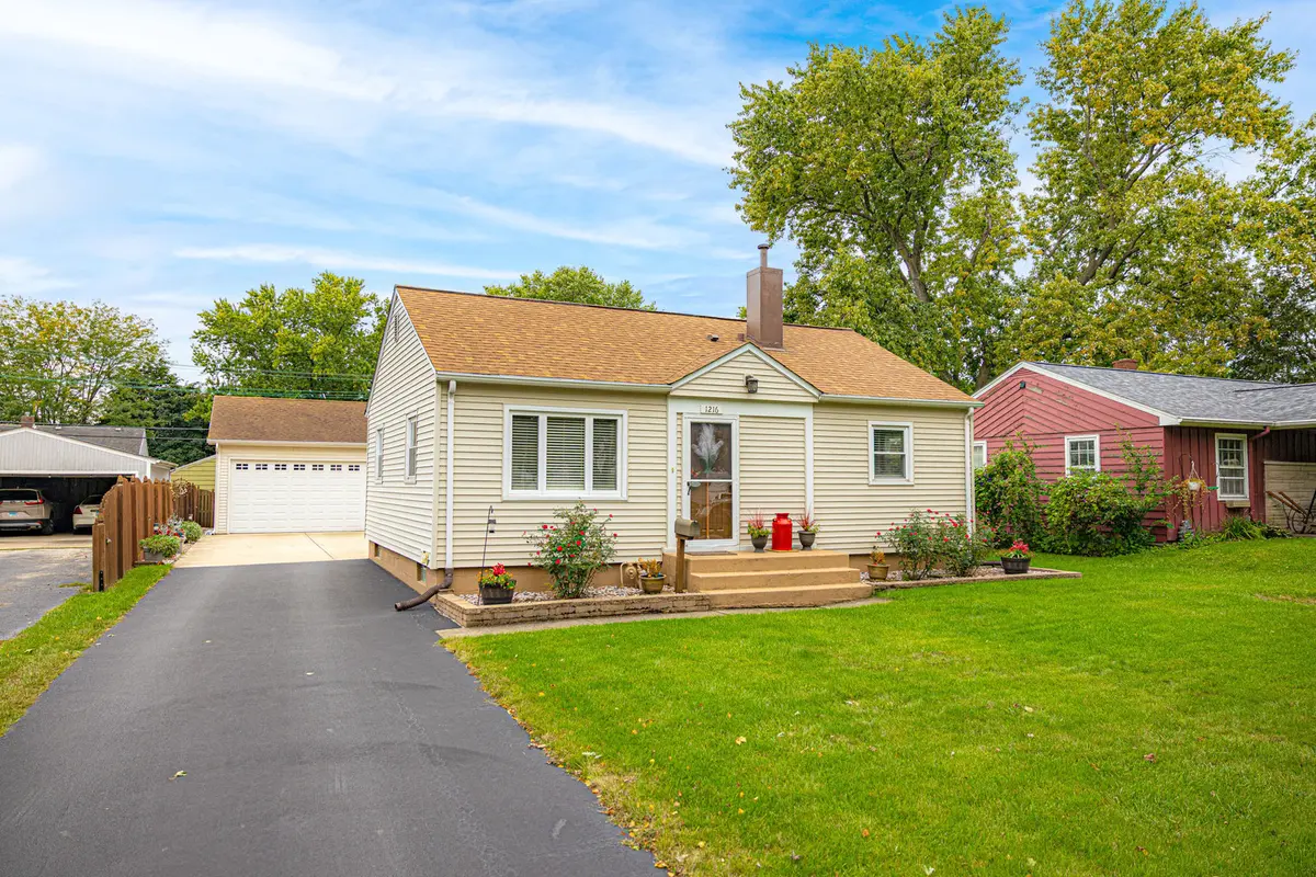 1216 John ST, Joliet, IL 60435