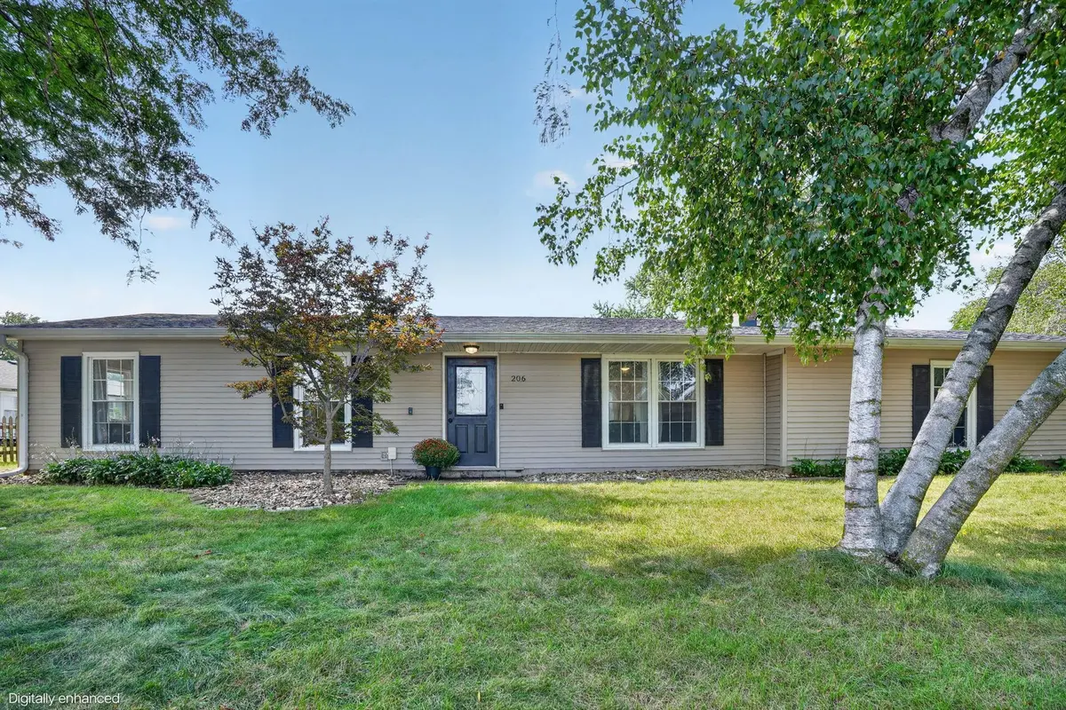 206 Hillcrest RD, Waterloo, IA 50701