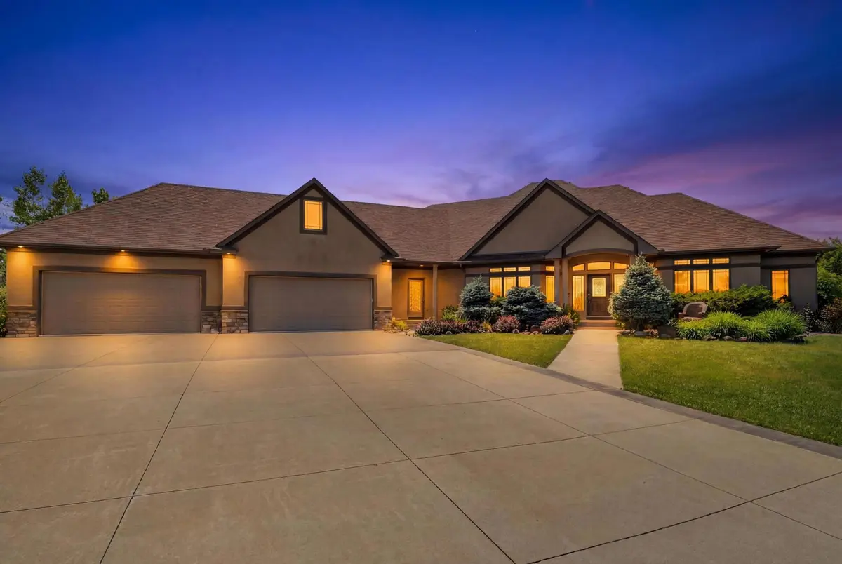 22720 Sweeney LN, Lakeville, MN 55044
