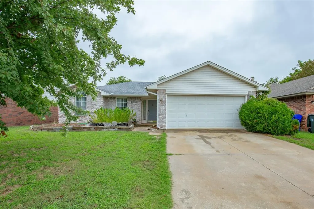 424 Crest PL, Norman, OK 73071
