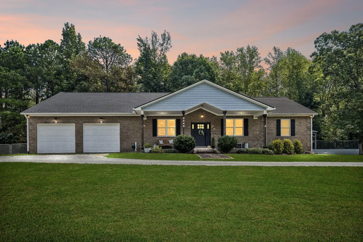 2428 Old Natchez Trace Trl, Camden, TN 38320