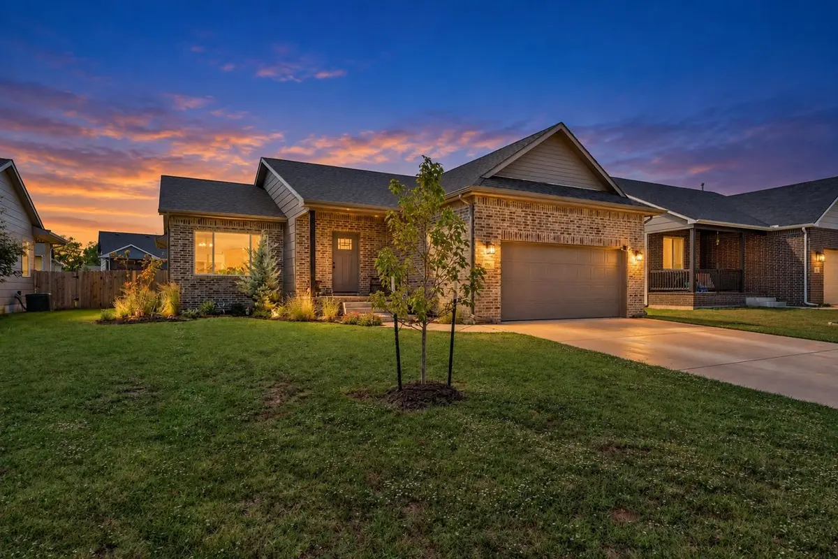 711 N Wakefield Ave, Valley Center, KS 67147