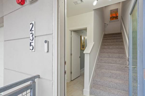 604 N Bluff DR #235, Austin, TX 78745