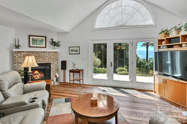 4311 Cove Loop RD, Hendersonville, NC 28739