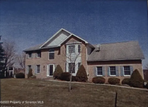 1014 Fairfield CIR, Clarks Summit, PA 18411