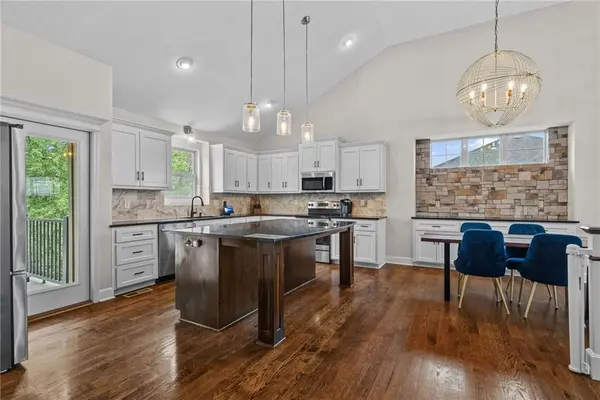 13365 NW 72nd ST, Parkville, MO 64152