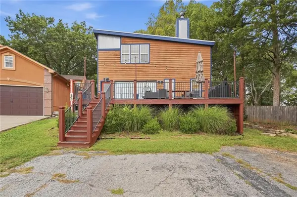 231 L ST, Lake Lotawana, MO 64086
