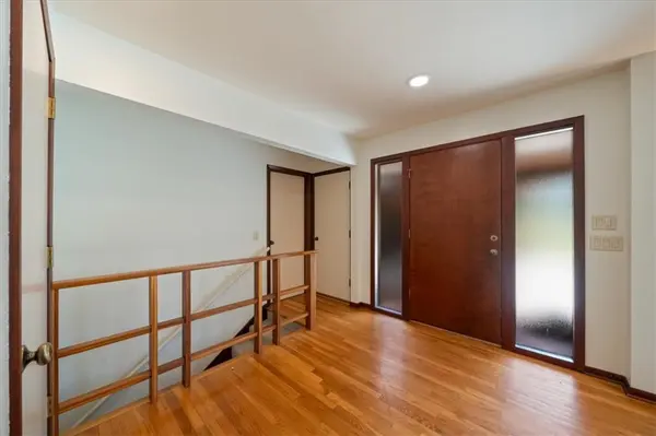 2404 Orchard LN, Lawrence, KS 66049