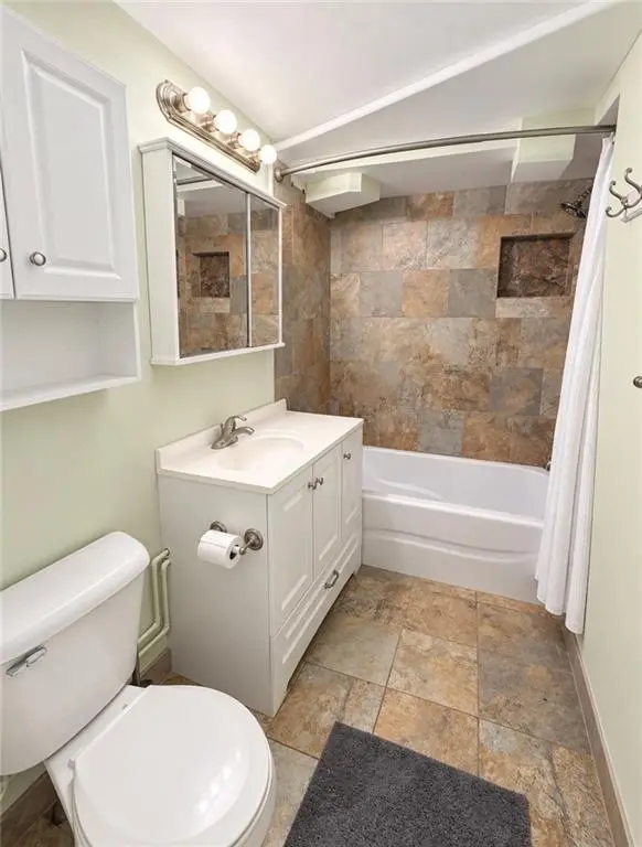 215 W 8th ST, Maryville, MO 64468