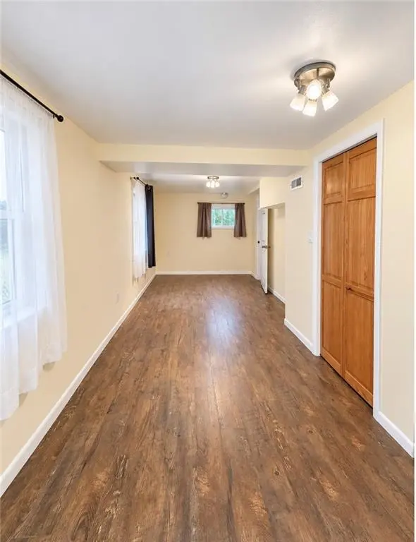 215 W 8th ST, Maryville, MO 64468