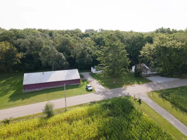 11256 N 450 E ***, Syracuse, IN 46567