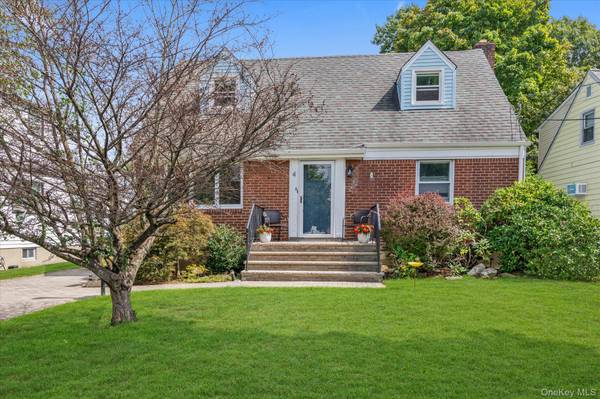 4 Rhame AVE, East Rockaway, NY 11518