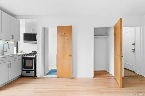 300 8th AVE #4N, Brooklyn, NY 11215