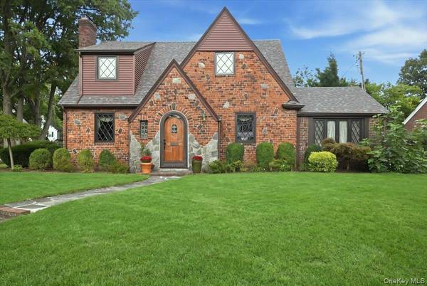 119 Somerset AVE, Garden City, NY 11530