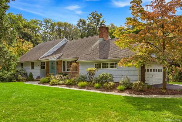 174 Flower Hill RD, Halesite, NY 11743
