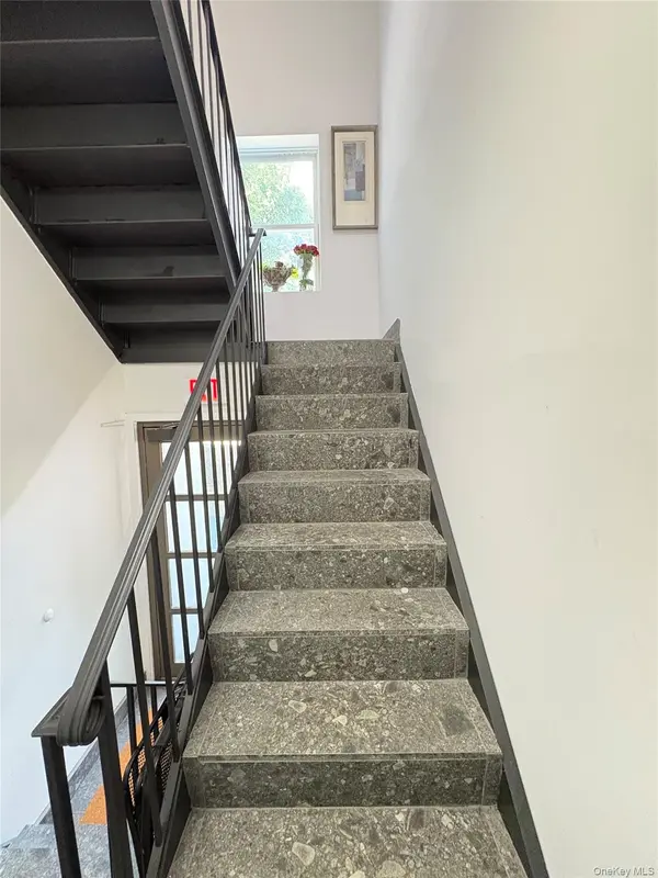 1009 Northern, Manhasset, NY 11030