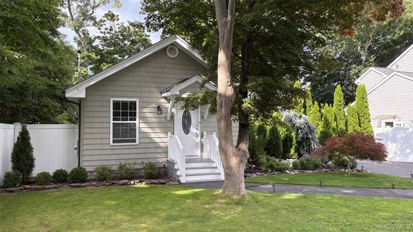 15 Park AVE, Nesconset, NY 11767