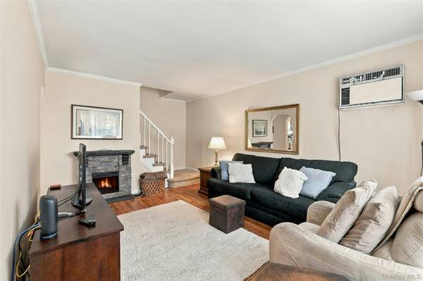 7954 264th ST, Glen Oaks, NY 11004
