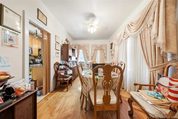 11226 197th ST, Saint Albans, NY 11412
