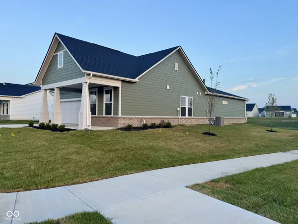 3198 Bellflower DR, Greenwood, IN 46143