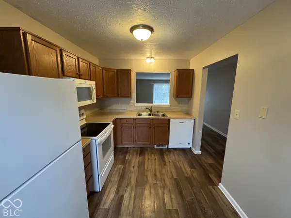 5542 Lippan WAY, Indianapolis, IN 46221