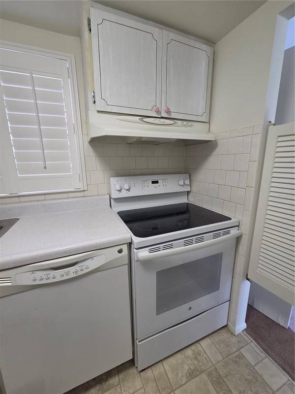 1542 LEISURE DR #N22, Bradenton, FL, 34207 photo 9