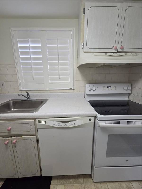 1542 LEISURE DR #N22, Bradenton, FL, 34207 photo 7