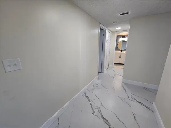 410 S NETHERWOOD CRES #410, Altamonte Springs, FL 32714