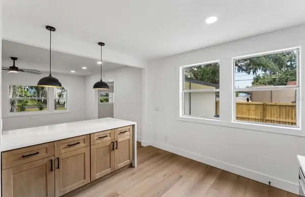 1910 CURRY FORD RD, Orlando, FL 32806
