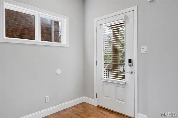 2122 Franz Park LN, St Louis, MO 63139