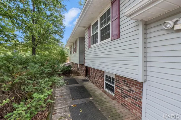 2219 Ridge RD, Jackson, MO 63755
