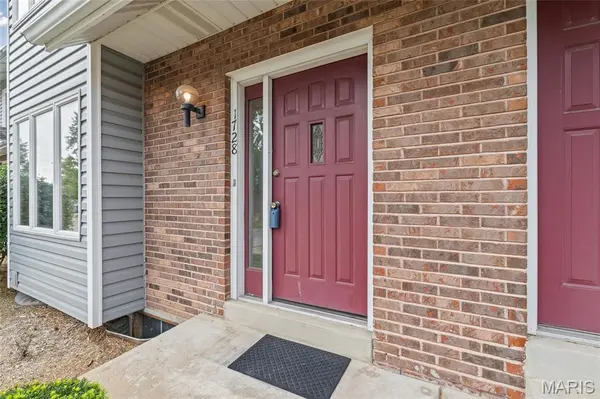 1728 Forest Hills DR #B, St Charles, MO 63303