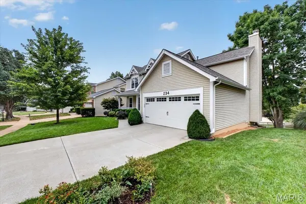 234 Westridge Parc LN, Ellisville, MO 63021