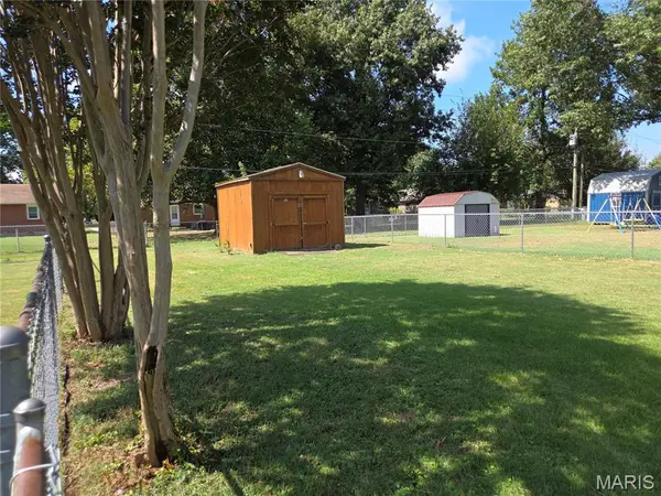 919 Hawthorn DR, Sikeston, MO 63801