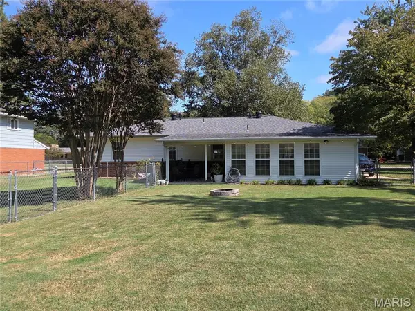 919 Hawthorn DR, Sikeston, MO 63801