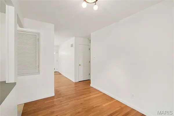 2467 Wesbay Drive, Maryland Heights, MO 63043
