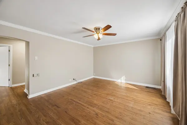 4612 Grove AVE, Forest View, IL 60402