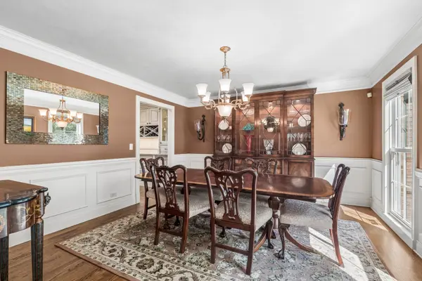 118 S Montclair AVE, Glen Ellyn, IL 60137