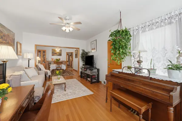 5118 W Byron ST, Chicago, IL 60641