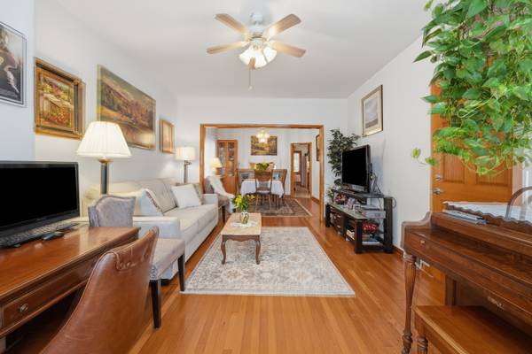 5118 W Byron ST, Chicago, IL 60641