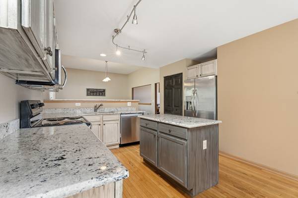 16427 S Canterbury WAY, Lockport, IL 60441